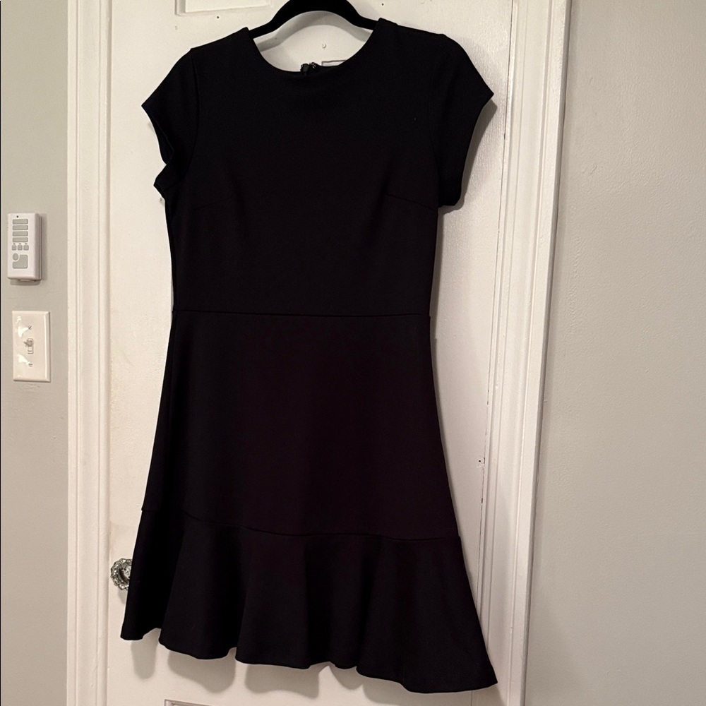 GAP Black Short Sleeve Structured Mini Dress